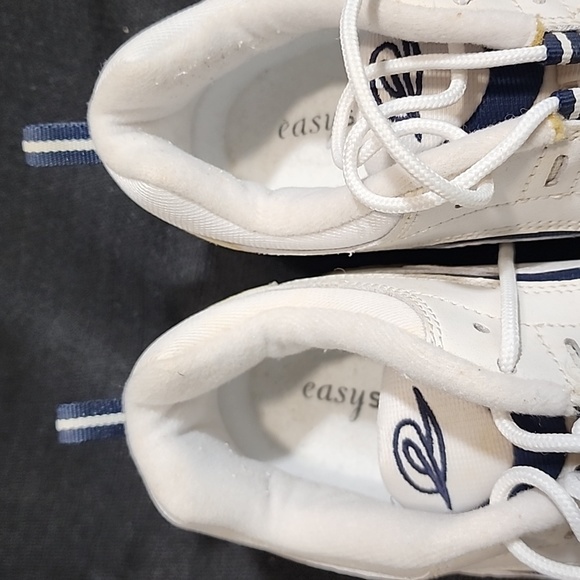 Easy Spirit Women's White Walk Run Sneakers.  9 - Picture 15 of 15